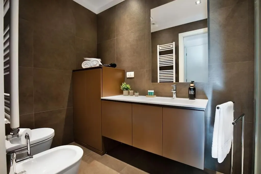 Milano Centrale - Comfort Suite Con Terrazza 0*, 米兰